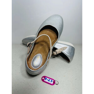 Clarks Feature Film Flat size 6